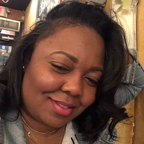 Meet your Posher, Farrah - Picture 1 of 1